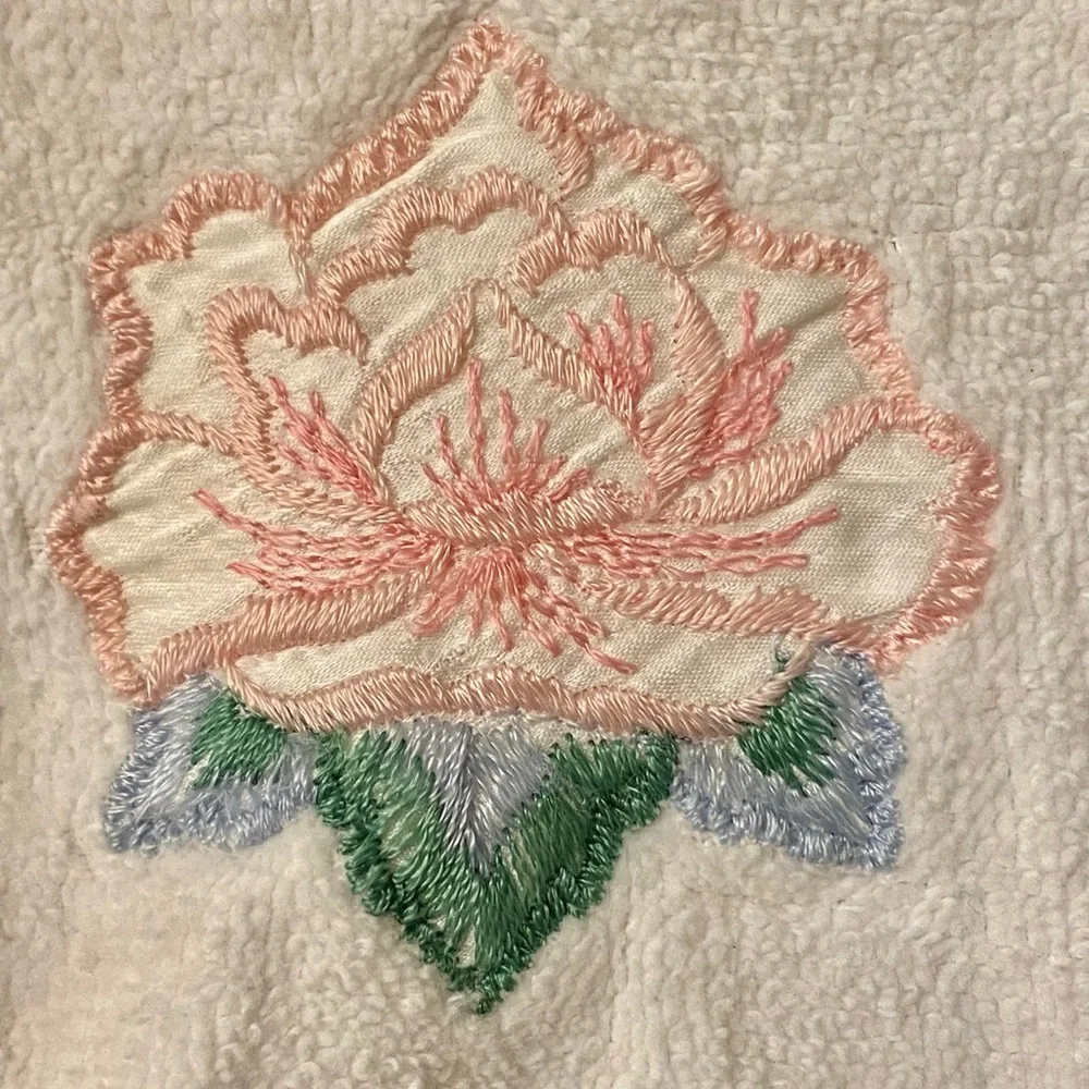 VTG Guest Towels Set of 3 White w Pink Embroidered Flower Rose Peony